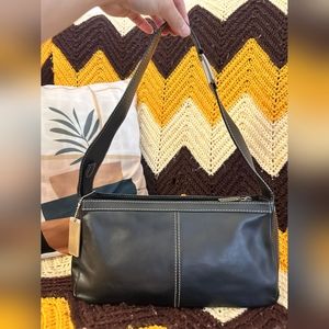 Authentic Kenneth Cole Reaction Shoulder Bag